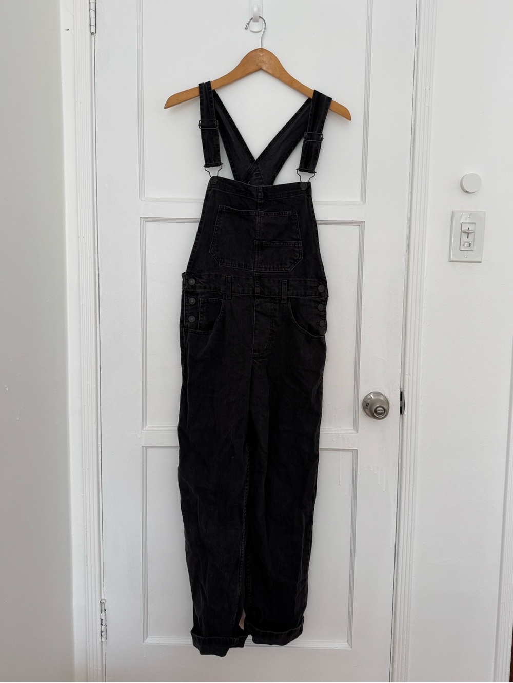 We The Free Ziggy Black Denim Overalls Free People - Picture 2 of 5